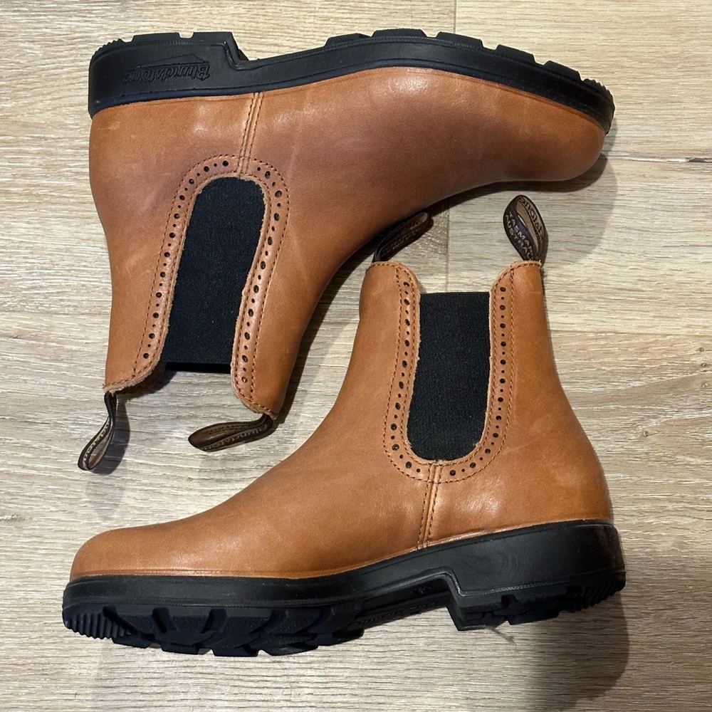 Blundstone Original High Top in Camel, Never Worn